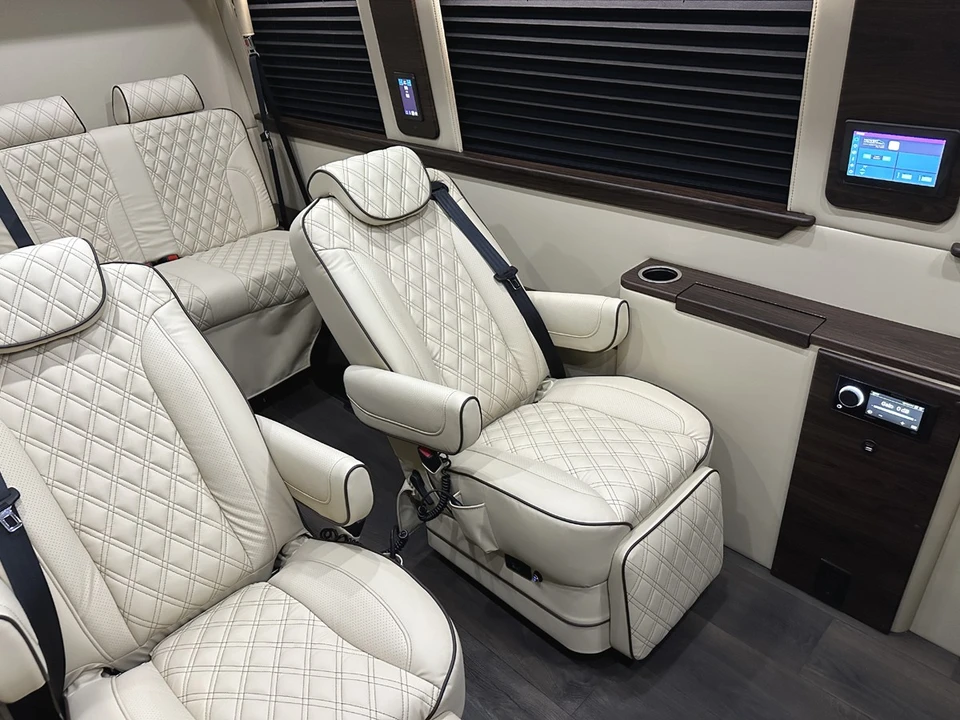 2023 Mercedes-Benz VS30 Sprinter - Image 8 of 12