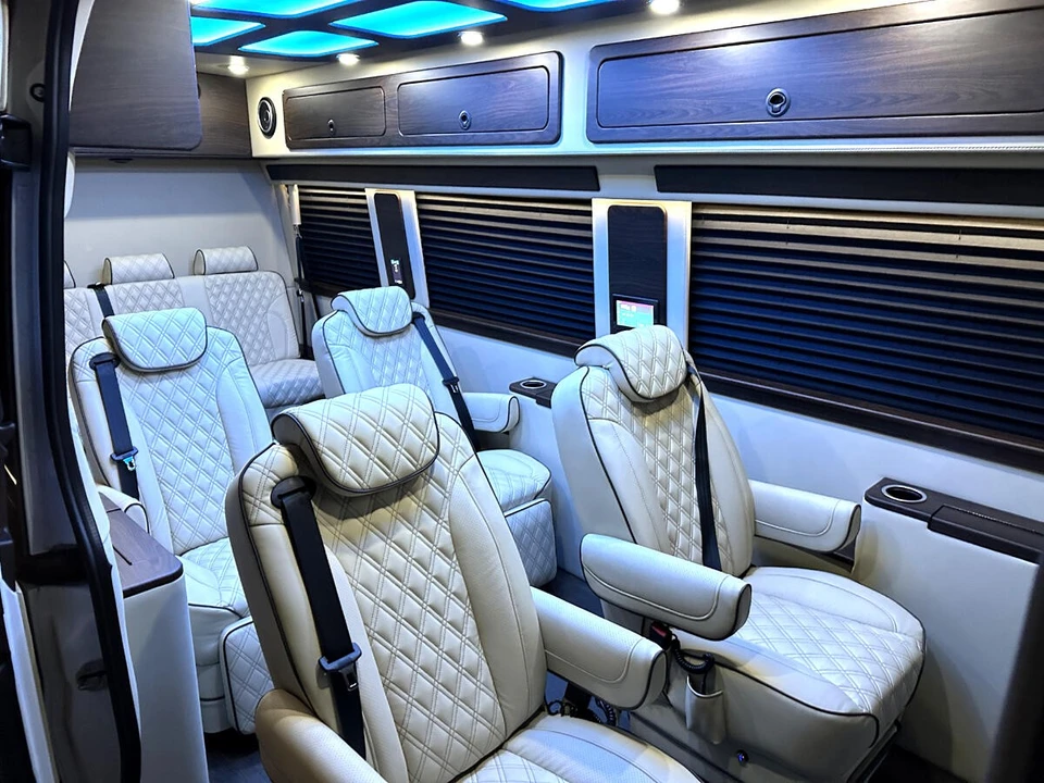 2023 Mercedes-Benz VS30 Sprinter - Image 9 of 12