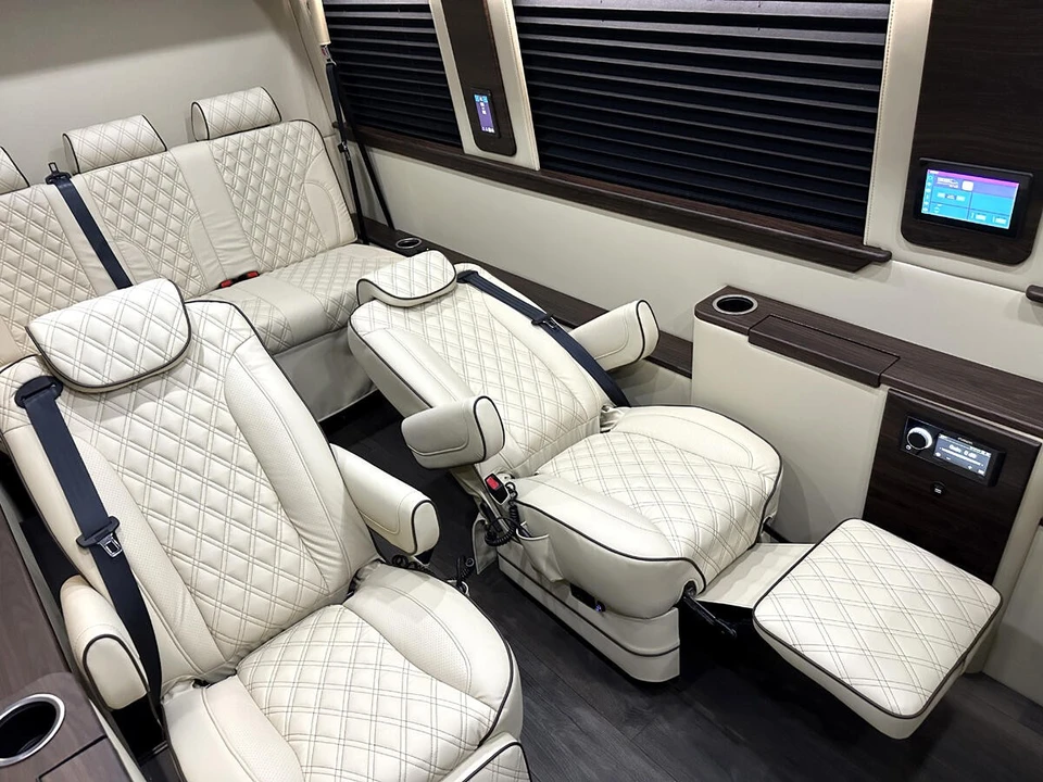 2023 Mercedes-Benz VS30 Sprinter - Image 7 of 21