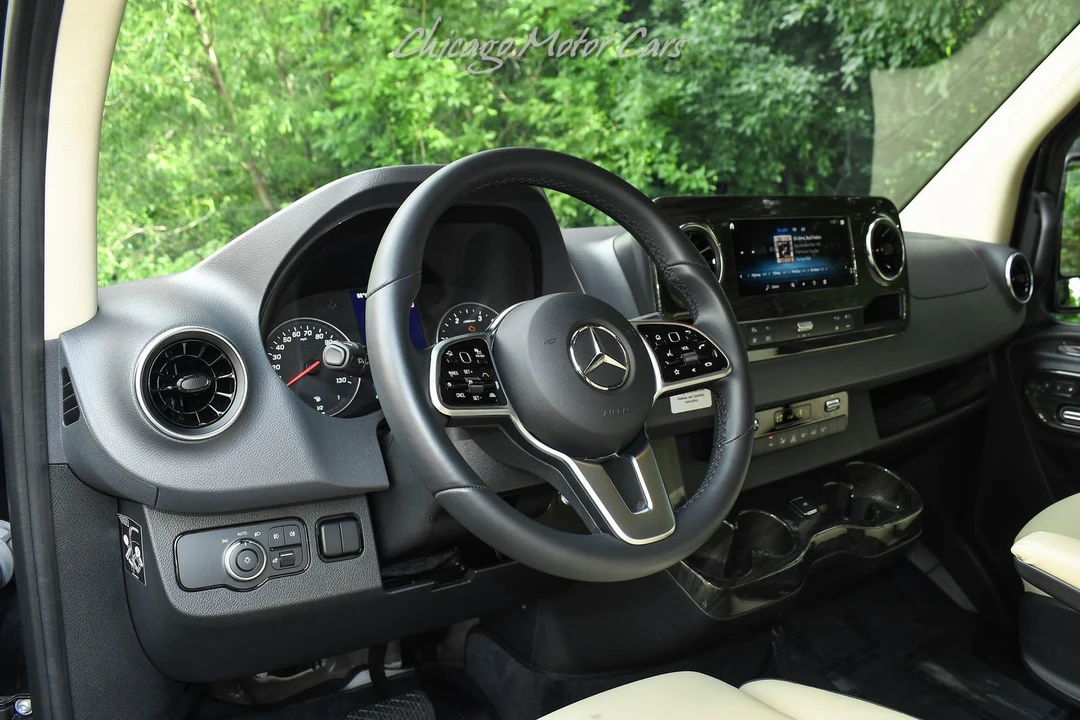 2023 Mercedes-Benz VS30 Sprinter - Image 8 of 21