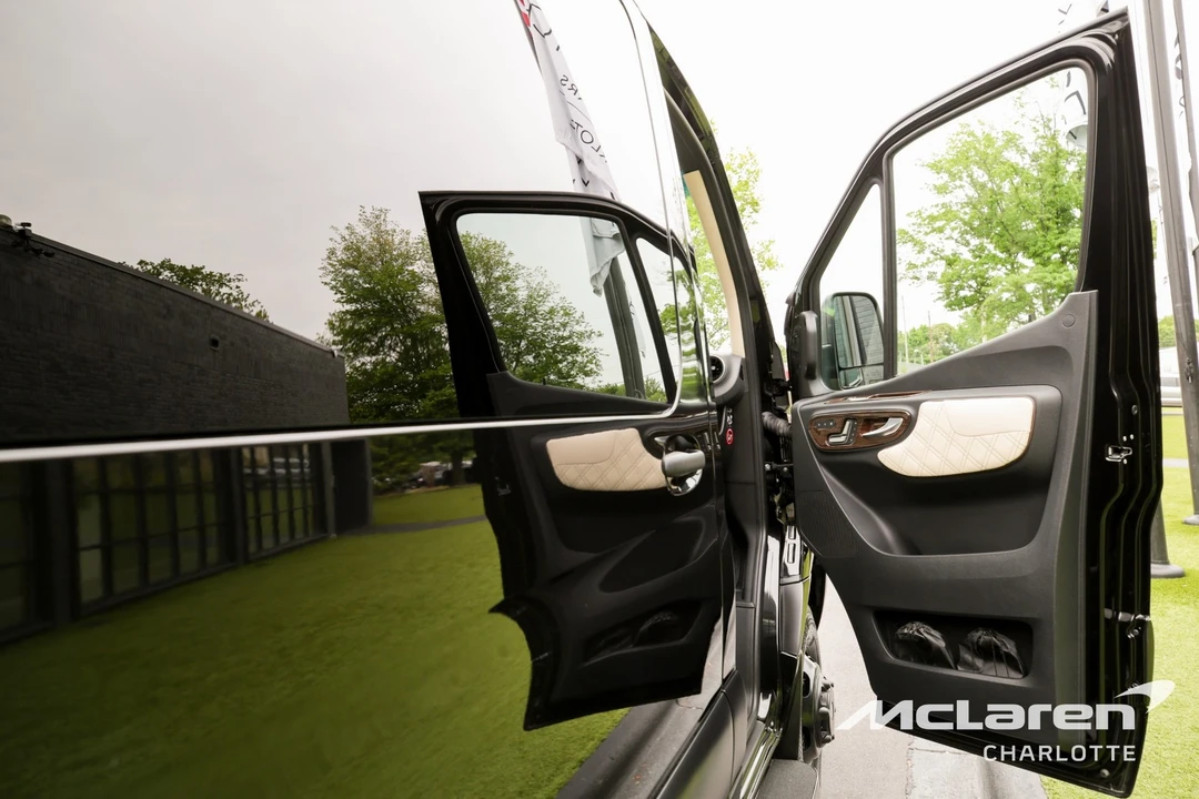 2023 Mercedes-Benz VS30 Sprinter - Image 17 of 21