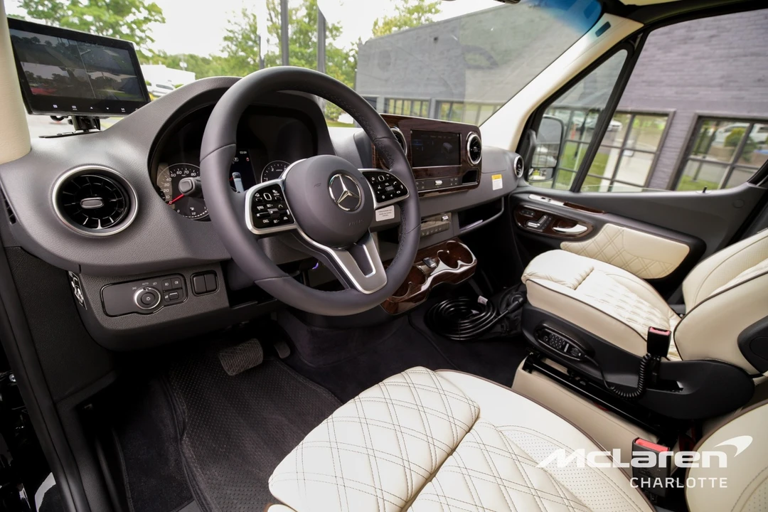 2023 Mercedes-Benz VS30 Sprinter - Image 12 of 21