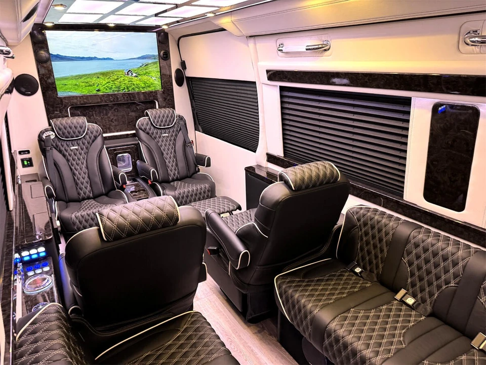 2023 Mercedes-Benz VS30 Sprinter - Image 19 of 31