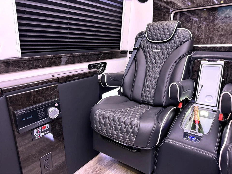 2023 Mercedes-Benz VS30 Sprinter - Image 18 of 21