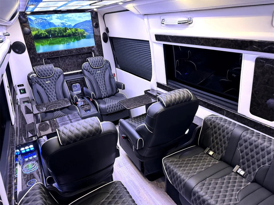2023 Mercedes-Benz VS30 Sprinter - Image 8 of 21