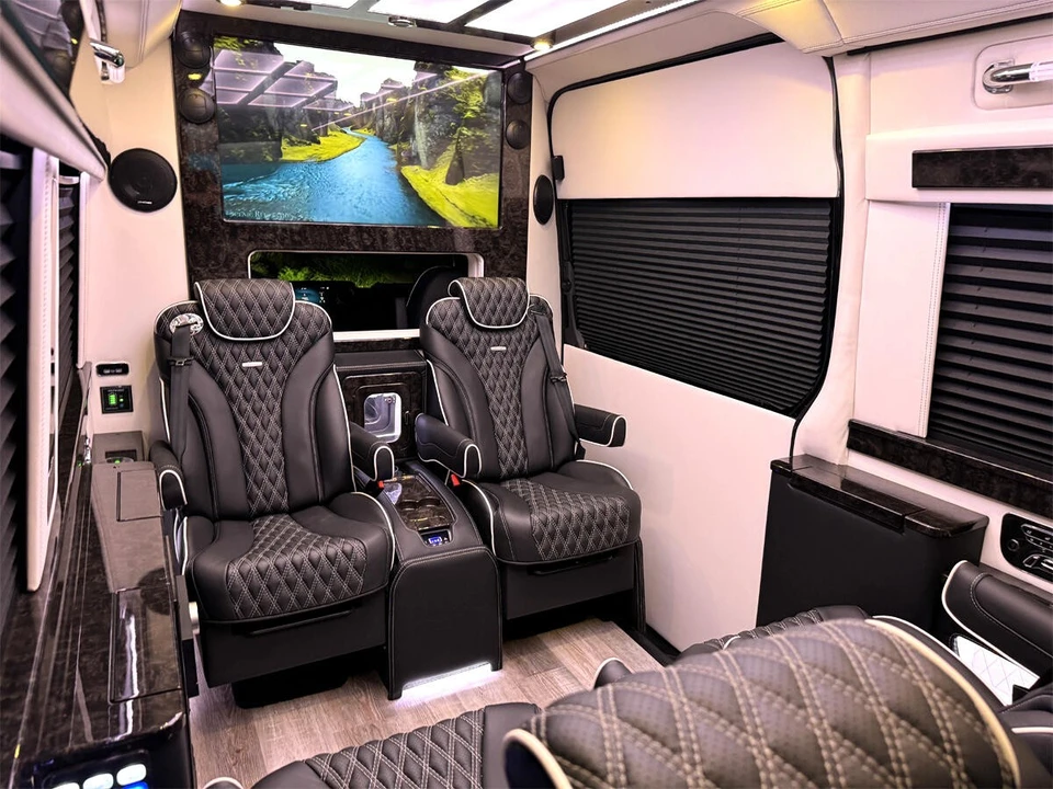 2023 Mercedes-Benz VS30 Sprinter - Image 23 of 31