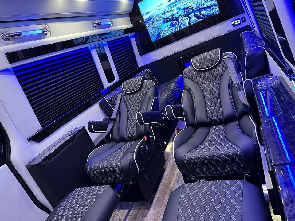 2023 Mercedes-Benz VS30 Sprinter - Image 10 of 21