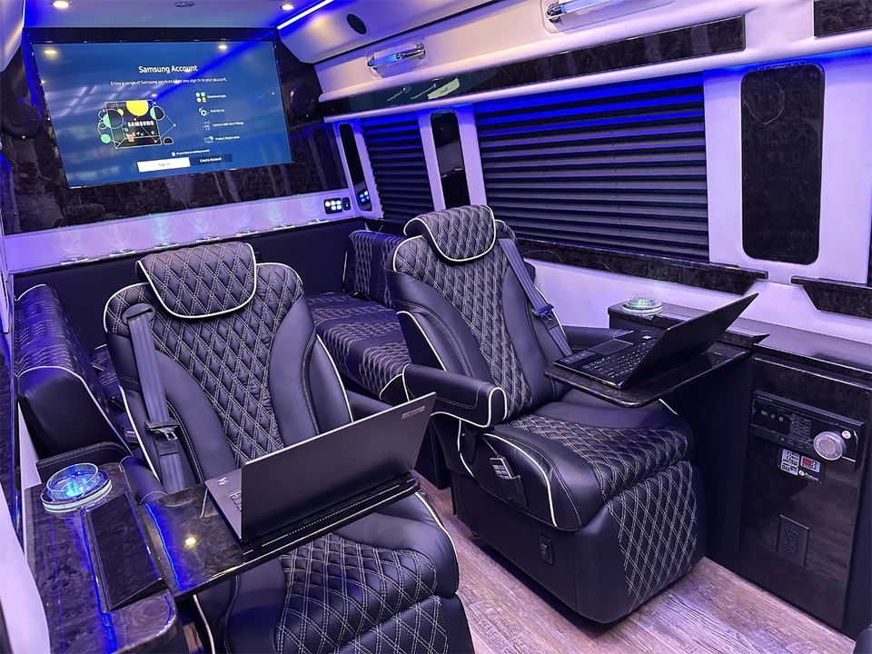 2023 Mercedes-Benz VS30 Sprinter - Image 8 of 21