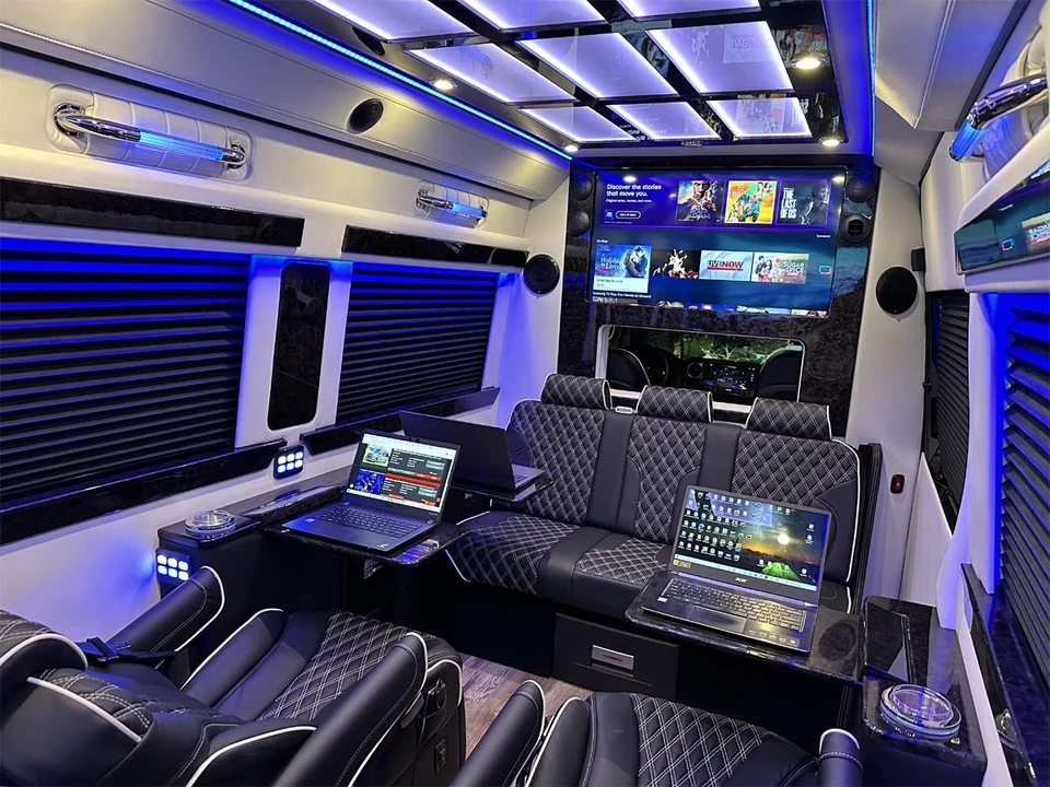 2023 Mercedes-Benz VS30 Sprinter - Image 2 of 21