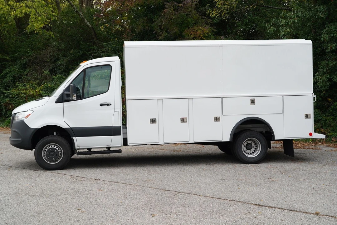 2023 Mercedes-Benz VS30 Sprinter - Image 8 of 12