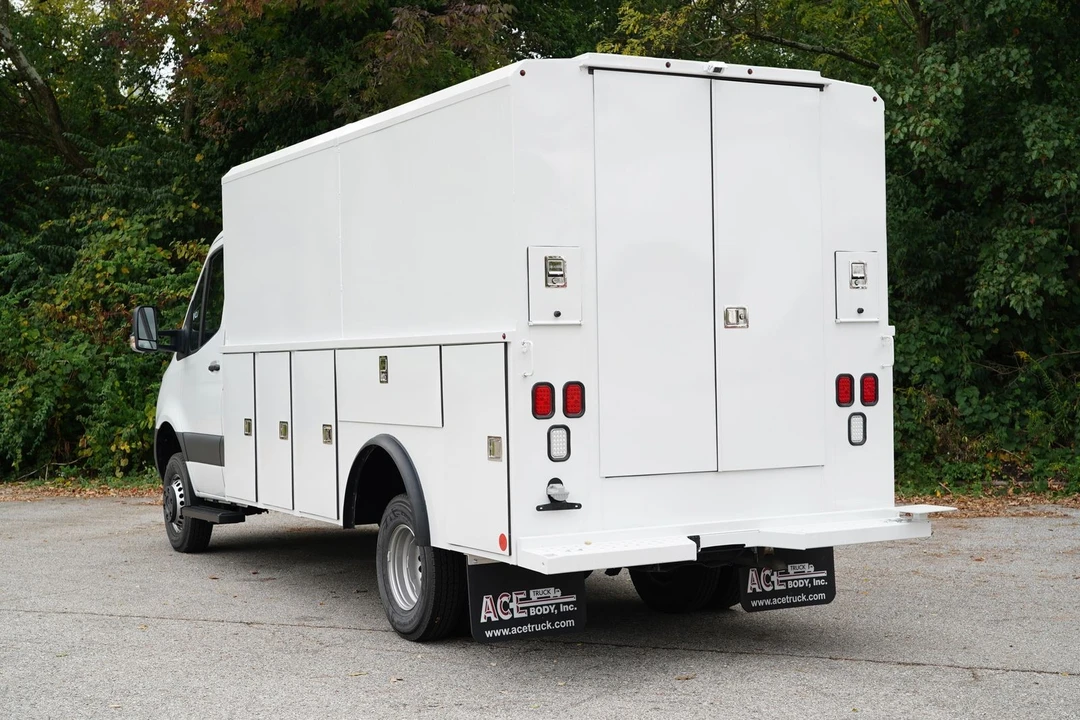 2023 Mercedes-Benz VS30 Sprinter - Image 9 of 12