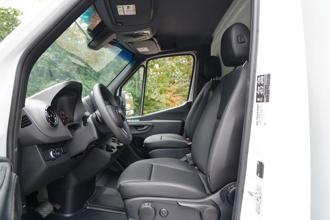 2023 Mercedes-Benz VS30 Sprinter - Image 6 of 12