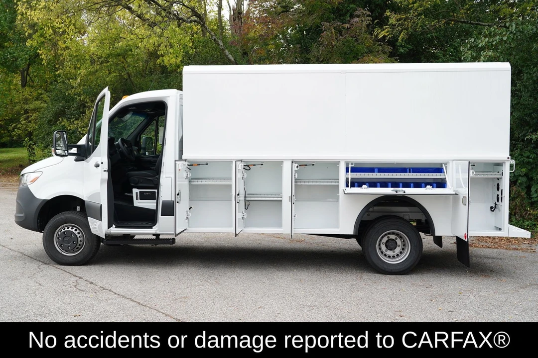 2023 Mercedes-Benz VS30 Sprinter - Image 2 of 12