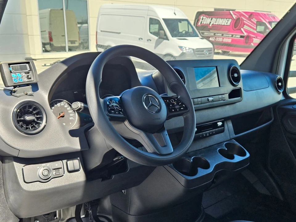 2023 Mercedes-Benz VS30 Sprinter - Image 12 of 21