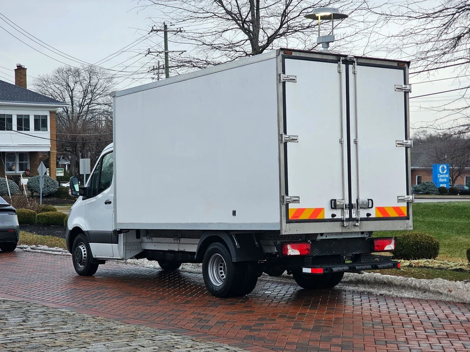 2023 Mercedes-Benz VS30 Sprinter - Image 5 of 12