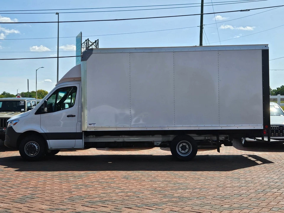 2023 Mercedes-Benz VS30 Sprinter - Image 4 of 12