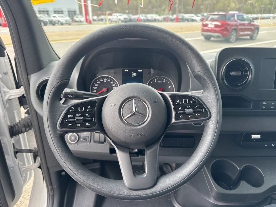 2023 Mercedes-Benz VS30 Sprinter - Image 7 of 12