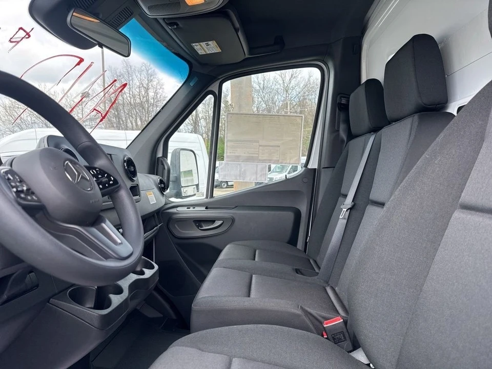 2023 Mercedes-Benz VS30 Sprinter - Image 5 of 12