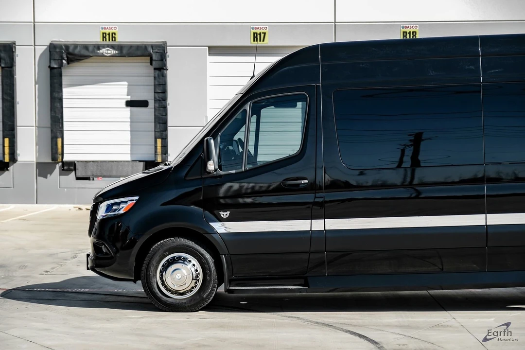 2023 Mercedes-Benz VS30 Sprinter - Image 6 of 12