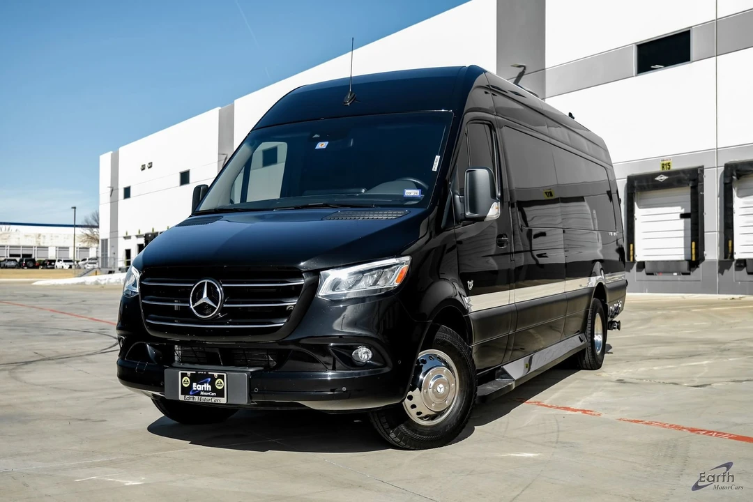 2023 Mercedes-Benz VS30 Sprinter - Image 3 of 12