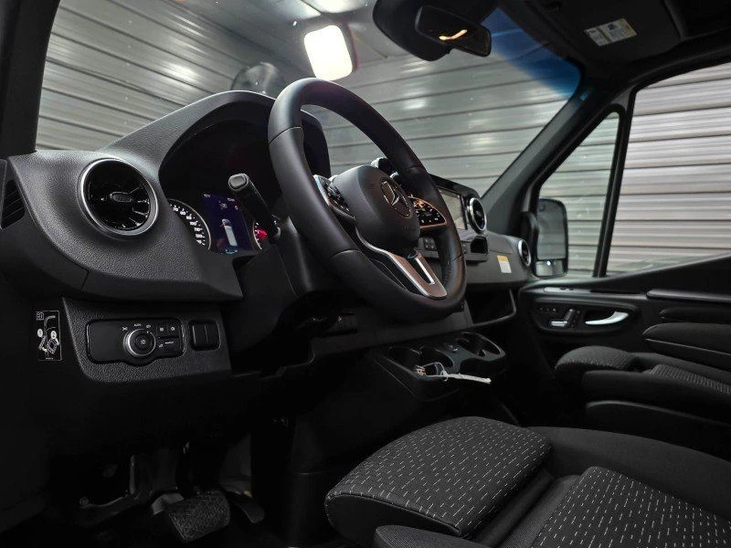 2023 Mercedes-Benz VS30 Sprinter - Image 15 of 20