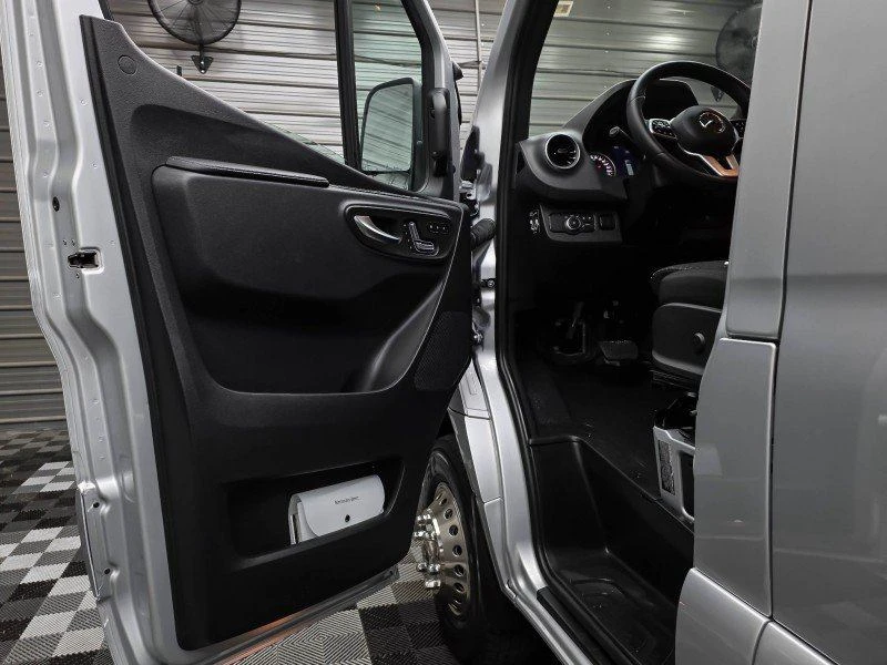 2023 Mercedes-Benz VS30 Sprinter - Image 19 of 20