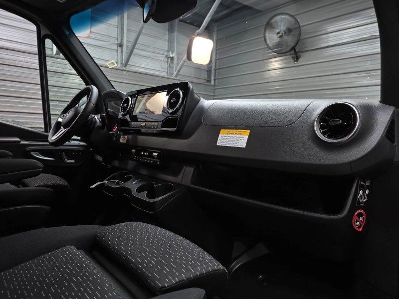 2023 Mercedes-Benz VS30 Sprinter - Image 16 of 20