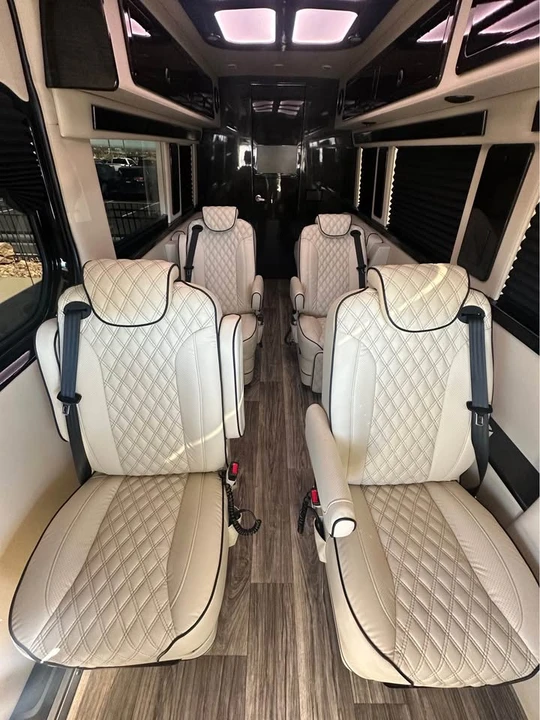 2023 Mercedes-Benz VS30 Sprinter - Image 10 of 17