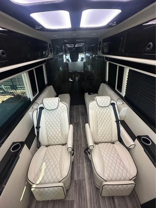2023 Mercedes-Benz VS30 Sprinter - Image 11 of 17