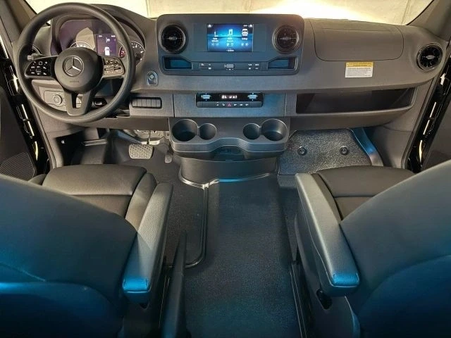 2023 Mercedes-Benz VS30 Sprinter - Image 2 of 12