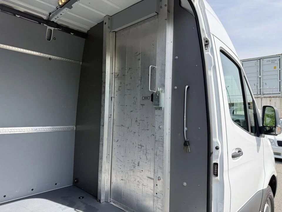 2023 Mercedes-Benz VS30 Sprinter - Image 16 of 20
