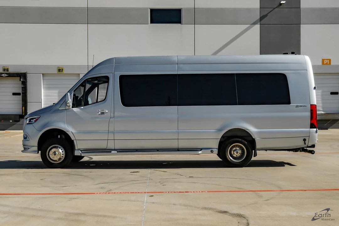 2023 Mercedes-Benz VS30 Sprinter - Image 5 of 12