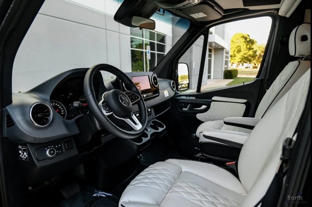 2023 Mercedes-Benz VS30 Sprinter - Image 3 of 5