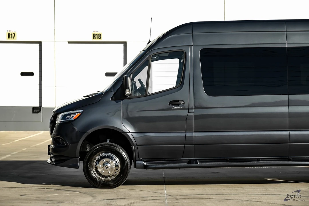 2023 Mercedes-Benz VS30 Sprinter - Image 4 of 12