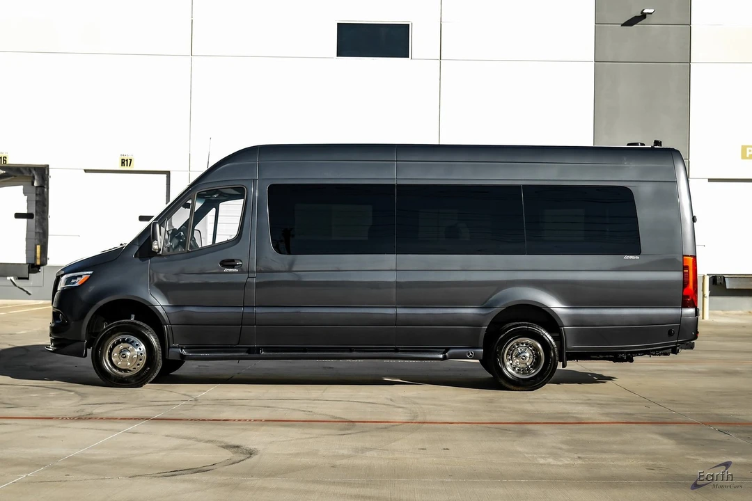 2023 Mercedes-Benz VS30 Sprinter - Image 3 of 12
