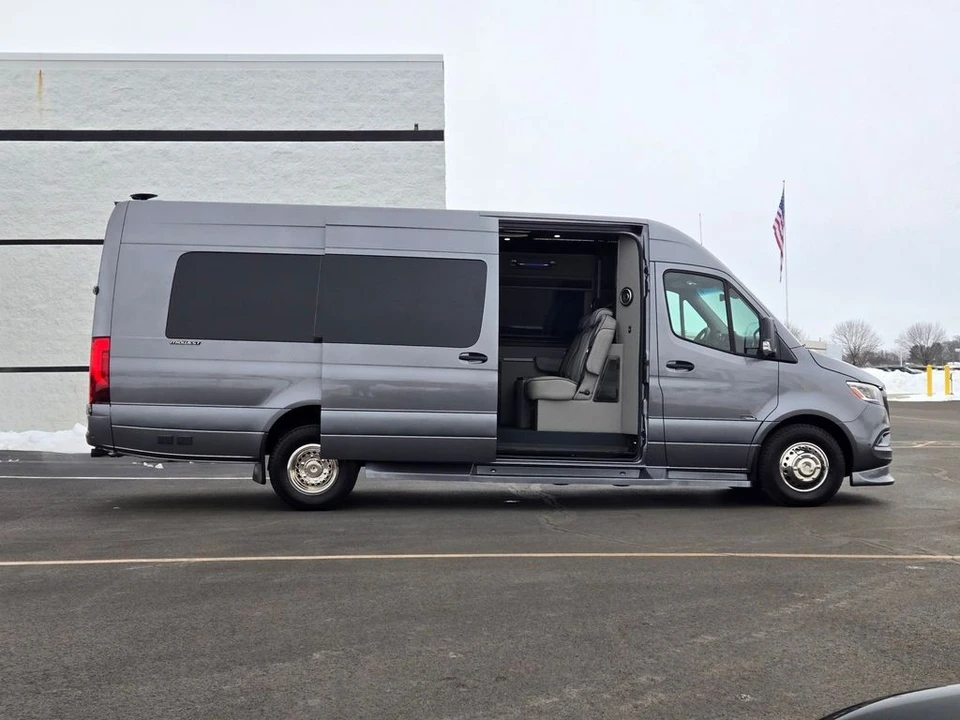 2023 Mercedes-Benz VS30 Sprinter - Image 9 of 21