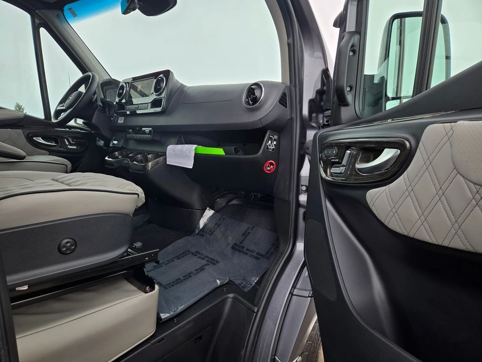 2023 Mercedes-Benz VS30 Sprinter - Image 17 of 21