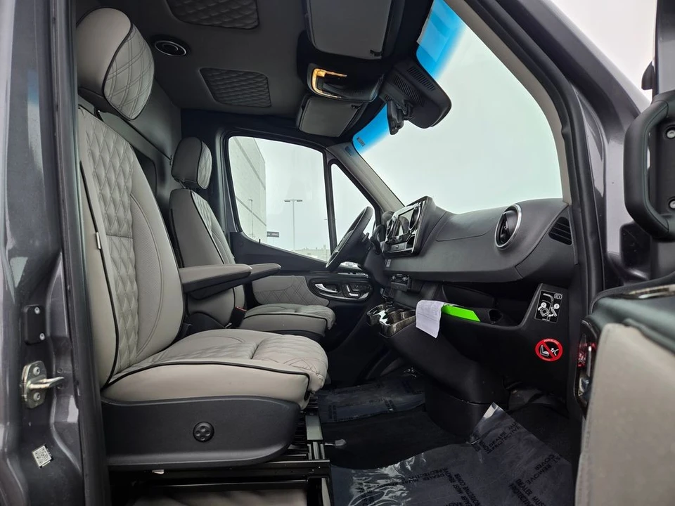 2023 Mercedes-Benz VS30 Sprinter - Image 18 of 21