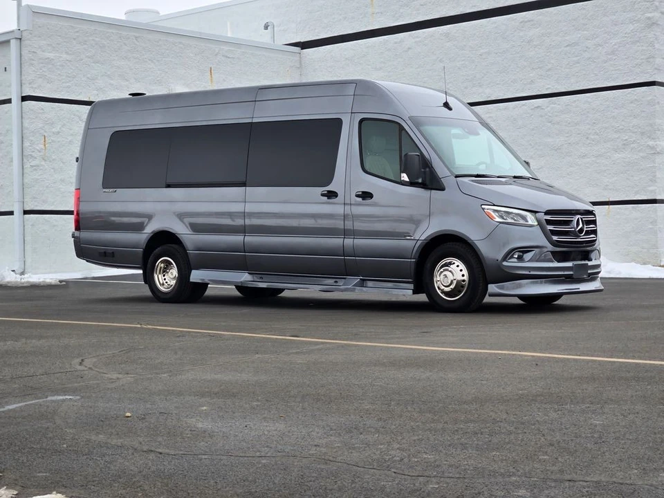 2023 Mercedes-Benz VS30 Sprinter - Image 3 of 12