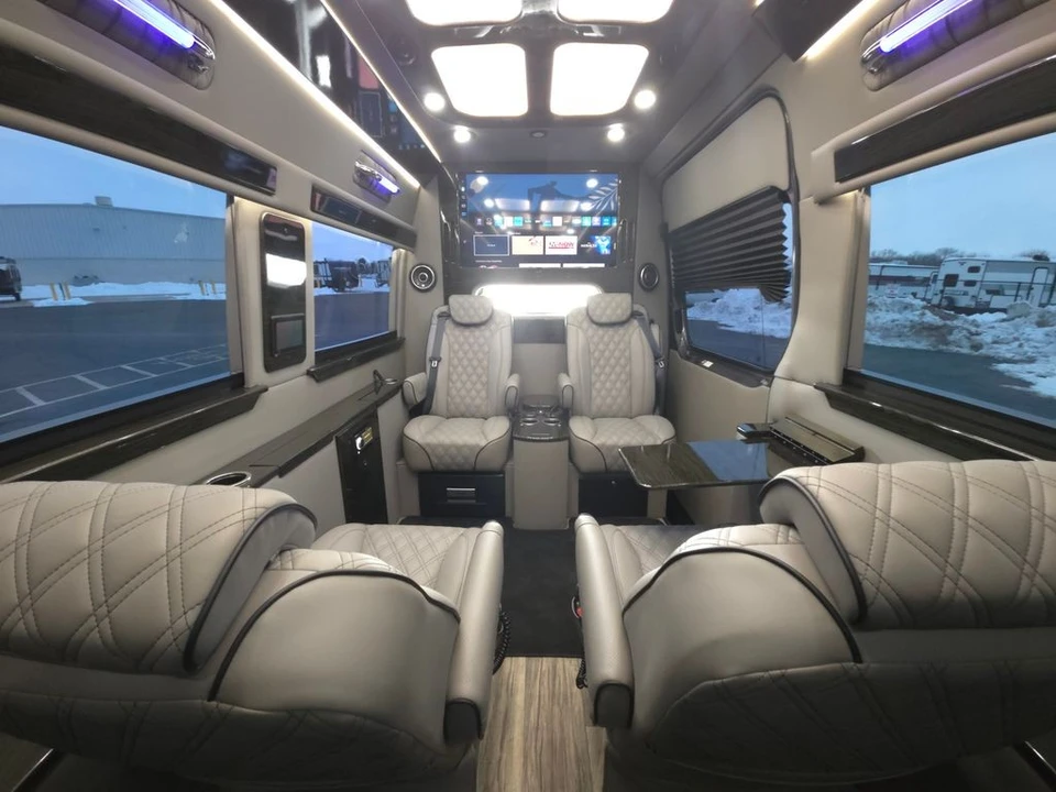 2023 Mercedes-Benz VS30 Sprinter - Image 5 of 21
