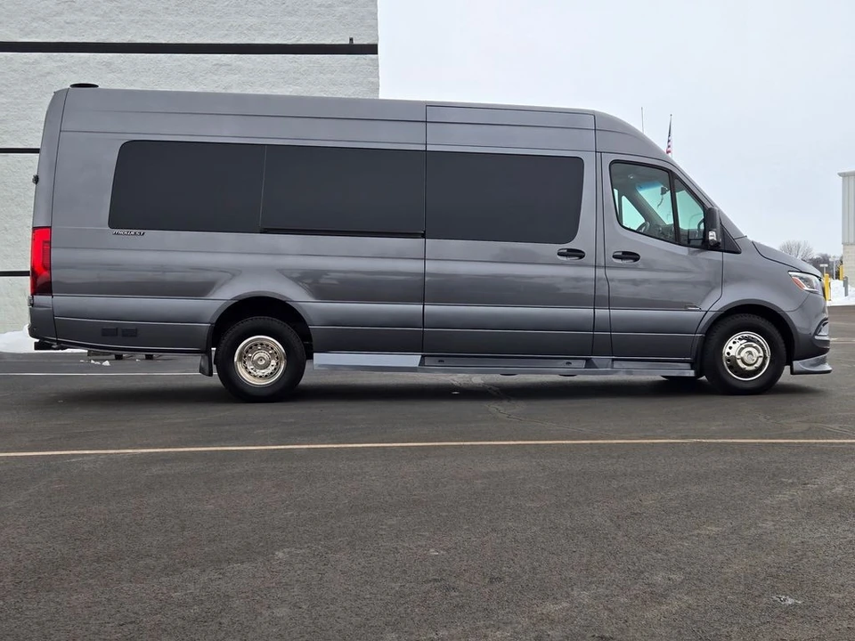 2023 Mercedes-Benz VS30 Sprinter - Image 8 of 12