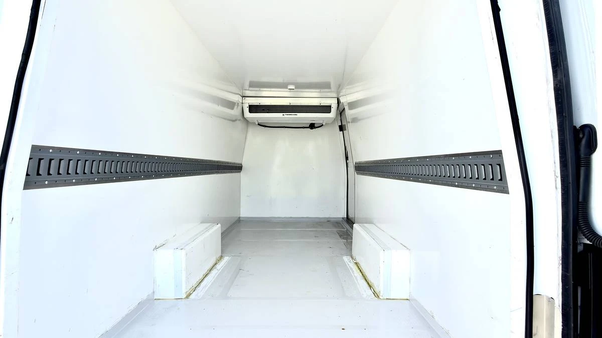 2023 Mercedes-Benz VS30 Sprinter - Image 6 of 11