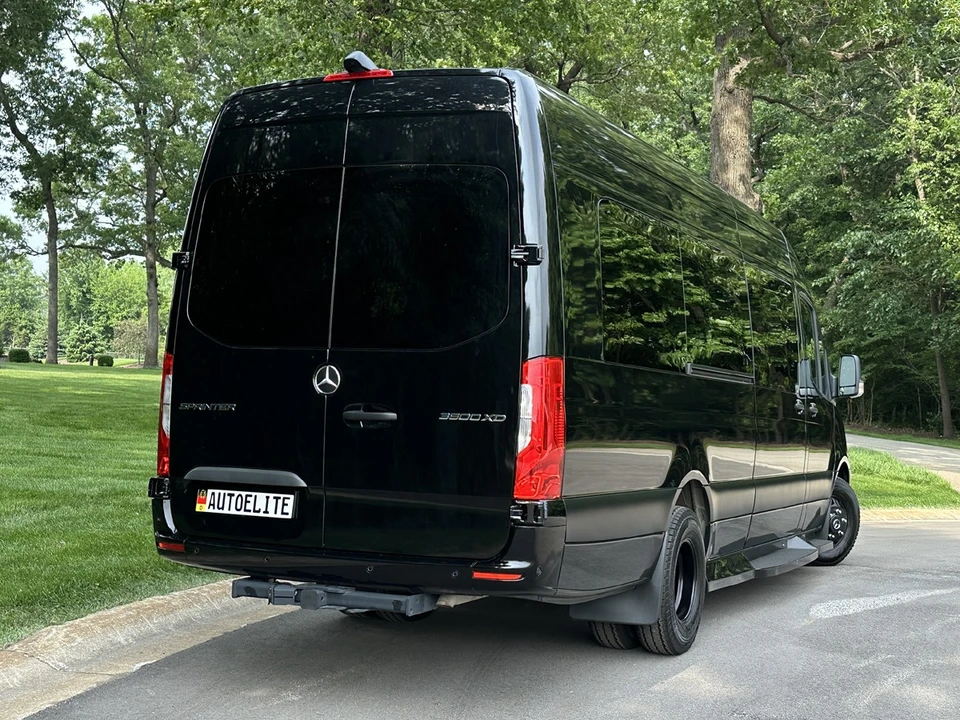 2023 Mercedes-Benz VS30 Sprinter - Image 9 of 11