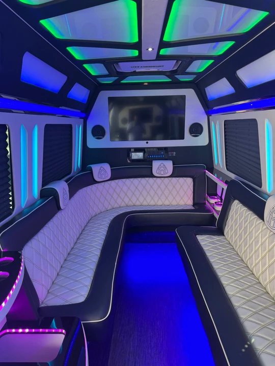 2023 Mercedes-Benz VS30 Sprinter - Image 14 of 21