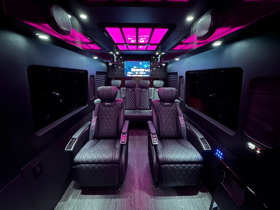 2023 Mercedes-Benz VS30 Sprinter - Image 18 of 21