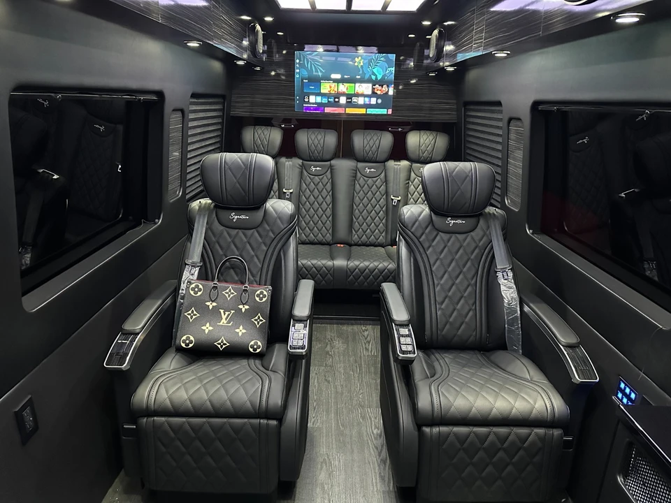 2023 Mercedes-Benz VS30 Sprinter - Image 14 of 21