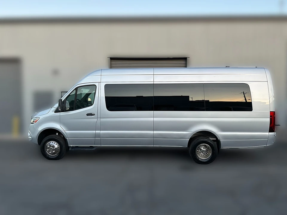 2023 Mercedes-Benz VS30 Sprinter - Image 5 of 21