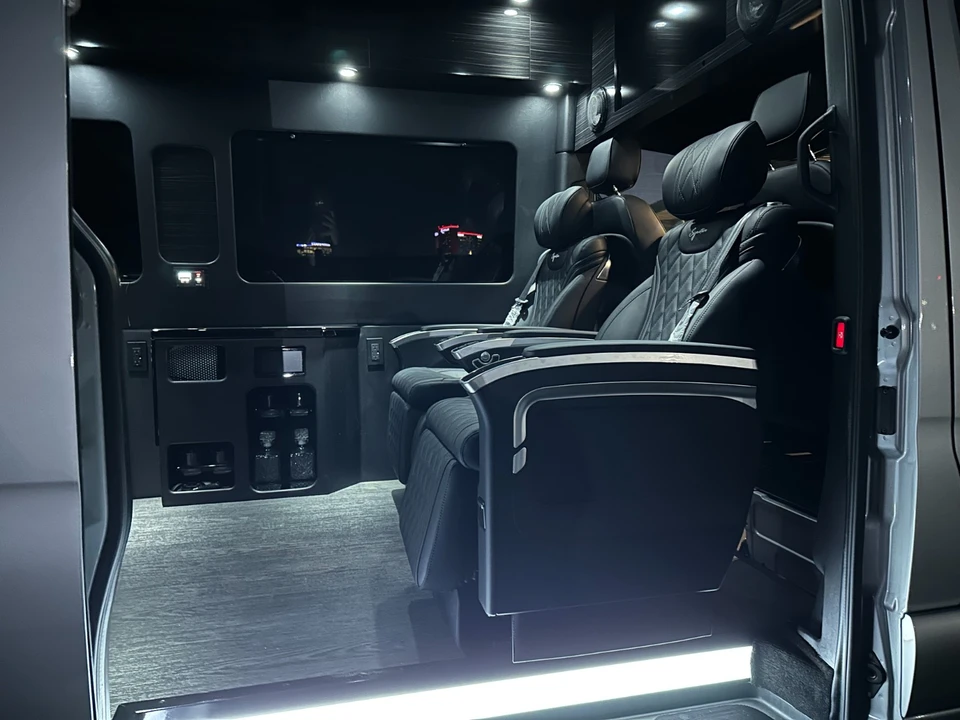 2023 Mercedes-Benz VS30 Sprinter - Image 10 of 21