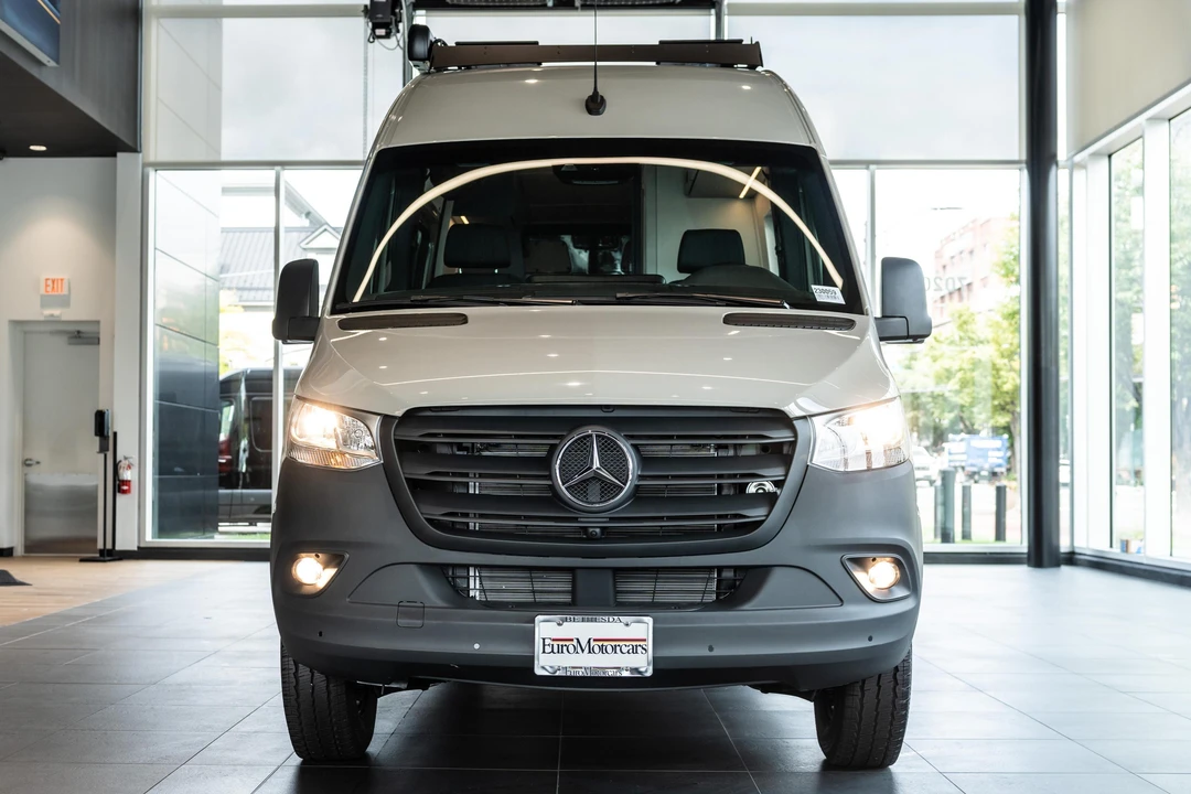 2023 Mercedes-Benz VS30 Sprinter - Image 2 of 31