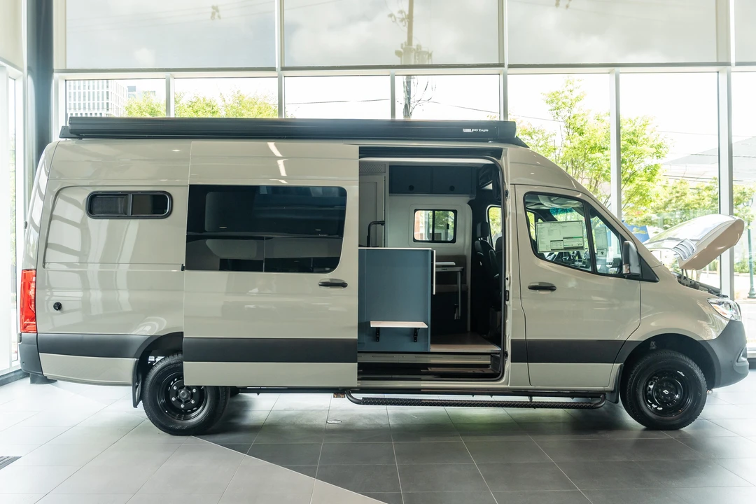 2023 Mercedes-Benz VS30 Sprinter - Image 10 of 31